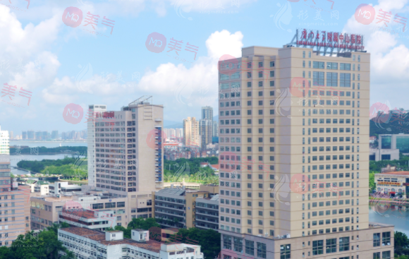 廈門哪家醫(yī)院可以做抽脂手術(shù)？五家實力醫(yī)院上榜了，看醫(yī)院詳情