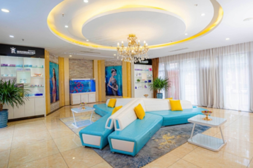 重慶市急救醫(yī)療中心眼袋整形多少錢?李偉醫(yī)生風格介紹