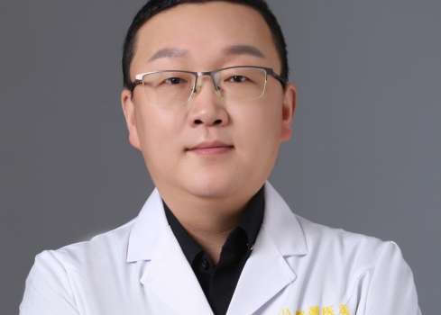 河南整形醫(yī)生楊慶賓怎么樣？在隆鼻，鼻部修復(fù)等方面也做得越來越熟練