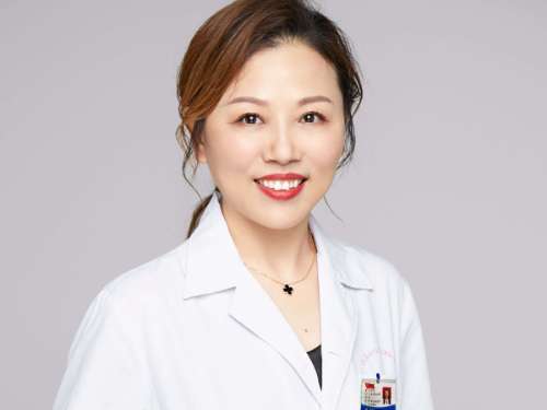 武漢天佑田霞雙眼皮做的怎么樣？有熟練的培訓(xùn)經(jīng)驗(yàn)，做眼皮技術(shù)是很高的