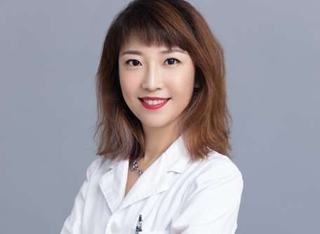 口腔科趙晶醫(yī)生怎么樣？于1993年畢業(yè)于白求恩醫(yī)科大學(xué)口腔系