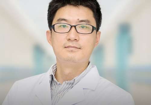 隆鼻專家王歡怎么樣？掌握了前沿的隆鼻技術(shù)并積極參加交流