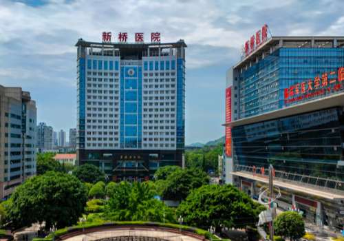 重慶新橋口腔科張綱怎么樣？當下對于牙齒種植，口腔黏膜病癥的診治以及復雜牙周疾病的診斷都是較好的操作能力