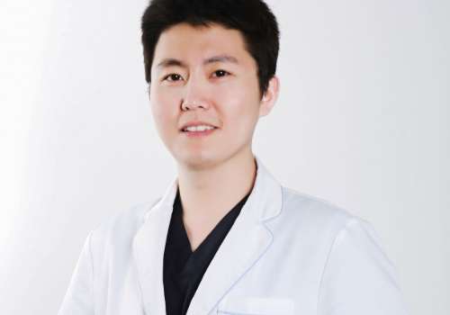 成都鄭博晨吸脂怎么樣?對吸脂的操作有較深的造詣