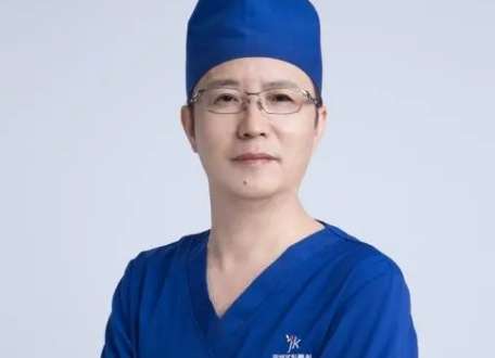 深圳劉主任雙眼皮醫(yī)生怎么樣？從業(yè)期間對精細(xì)化整形有深入的研究