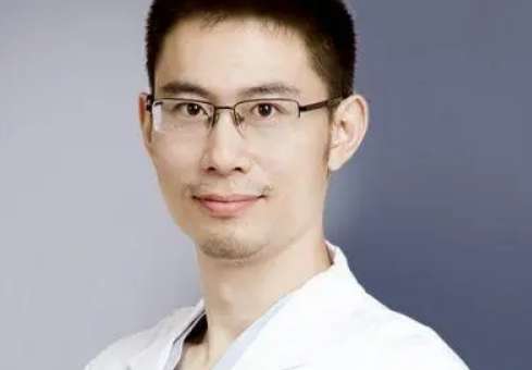 北京陳錦整形醫(yī)生怎么樣？畢業(yè)于北京吉林大學(xué)白求恩醫(yī)學(xué)部