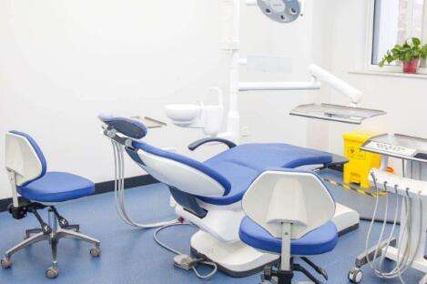 四醫(yī)大口腔科王瑋醫(yī)生怎么樣？對(duì)口腔科的各種項(xiàng)目有獨(dú)特的操作手法