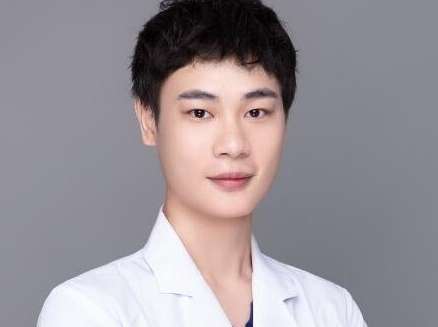 廖杰整形醫(yī)生怎么樣？五官輪廓整形，皮膚美容激光，脂肪填充等比較擅長(zhǎng)