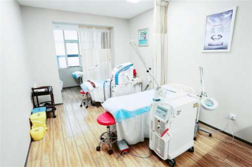 西安逆時(shí)光醫(yī)療美容門診部肋軟骨隆鼻費(fèi)用標(biāo)準(zhǔn)?續(xù)銳|傅先軍|王璐醫(yī)生水平測(cè)評(píng)