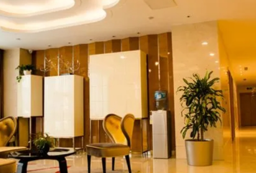 南京華美美容醫(yī)院全面部脂肪填充價(jià)格多少?朱善智醫(yī)生簡(jiǎn)介