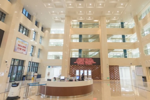 深圳顏美醫(yī)療美容門診部玻尿酸填充手術怎么樣?吳曉燕醫(yī)生特點介紹