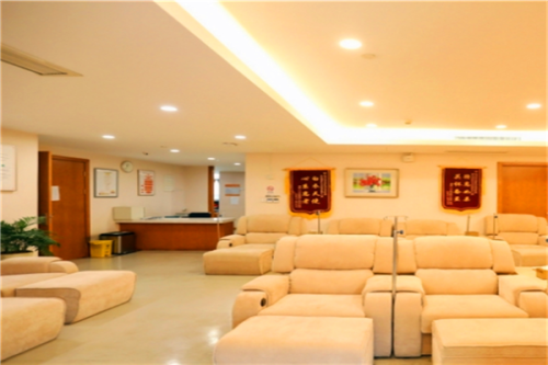 北京嬌美希醫(yī)療科技凱麗匯美醫(yī)療美容診所去除妊娠紋手術怎么樣?謝雙靈醫(yī)生技術水平