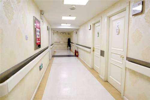 北京尚益嘉容醫(yī)療美容診所玻尿酸填充淚溝怎么樣?李媛醫(yī)生技術(shù)能力