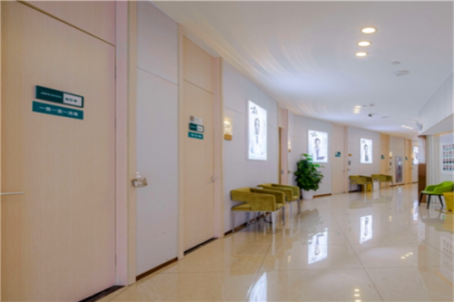 廈門思明海峽醫(yī)療美容門診部下巴整形怎么樣?藍紹梓醫(yī)生技術(shù)特色