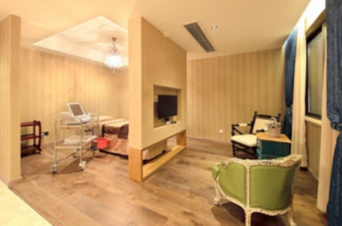 蘇州圣愛(ài)醫(yī)院發(fā)際線(xiàn)植發(fā)怎么樣?王重慶醫(yī)生技術(shù)對(duì)比