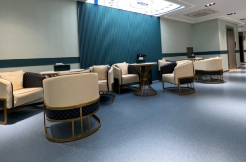 烏魯木齊整形美容醫(yī)院腫泡眼雙眼皮收費多少?王偉醫(yī)生特點介紹