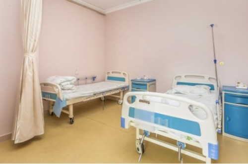 甘肅省第二人民醫(yī)院整形外科玻尿酸隆鼻收費標準?王永翔醫(yī)生水準測評