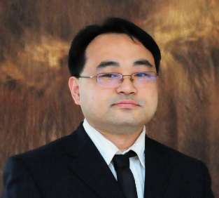 華山醫(yī)院徐峰植發(fā)怎么樣？其植發(fā)技術(shù)精湛，還能夠提供個性化的專業(yè)的植發(fā)手術(shù)的操作方案