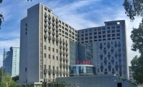 首都醫(yī)科大學(xué)口腔醫(yī)學(xué)院地址在哪里？建設(shè)于北京市東城區(qū)天壇西里4號(hào)