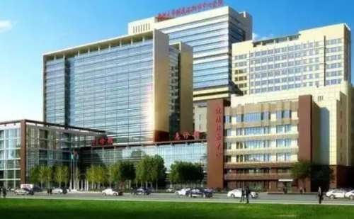 鄭州大學(xué)附屬洛陽中心醫(yī)院玻尿酸填充唇部技術(shù)等級(jí)怎么樣?案例評(píng)價(jià)