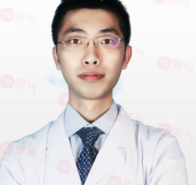 成都徐敦做雙眼皮修復(fù)怎么樣?get口碑好/技術(shù)牛/案例多/價格不貴